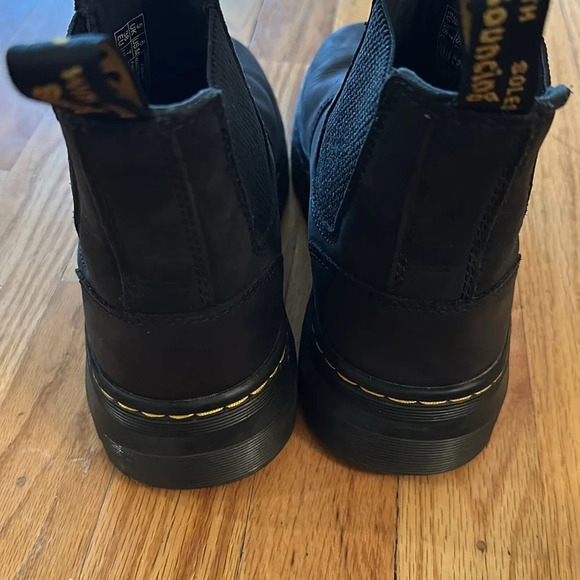 Dr Marten sz 7 Embury Chelsea boot black Wyoming leather in great pre owned cond - Picture 6 of 12